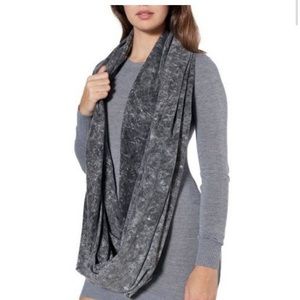 Lululemon Dark Grey Circle Scarf- great condition